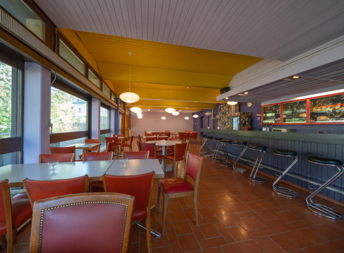Grand Bar